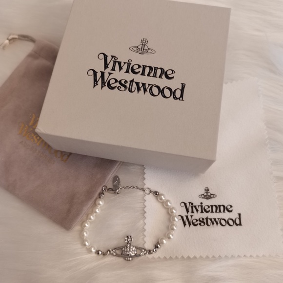 Vivienne Westwood Jewelry - Vivienne Westwood Pearl and Silver Bracelet
